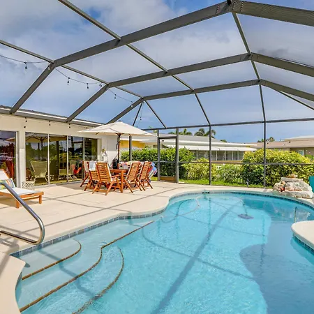 Waterfront Palmetto Home With Private Fishing Dock!